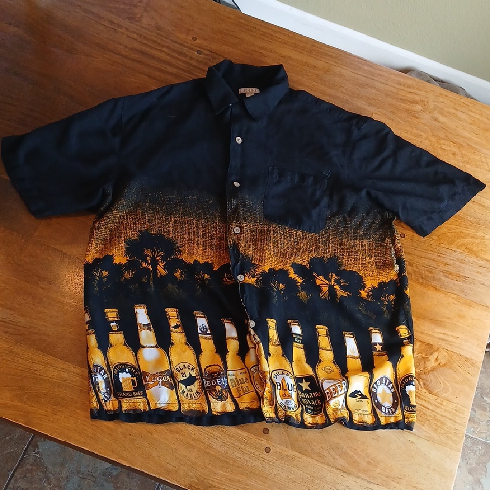 George Black and Gold Casual Beer Vacation Button Down Shirt 2" Tear Light Stain